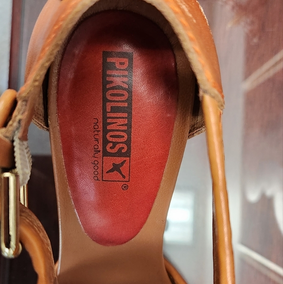 Pikolinos woven leather sandals - Picture 9 of 10